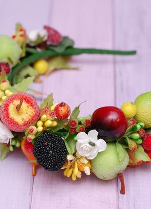 Яскравий осінній обруч обідок з ягодами і фруктами на свято осені7 фото