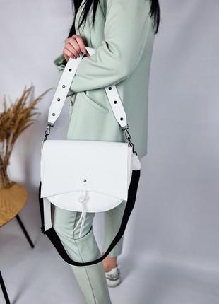 Стильная сумка, сумочка женская полукруглая белая с двумя ремнями1 фото