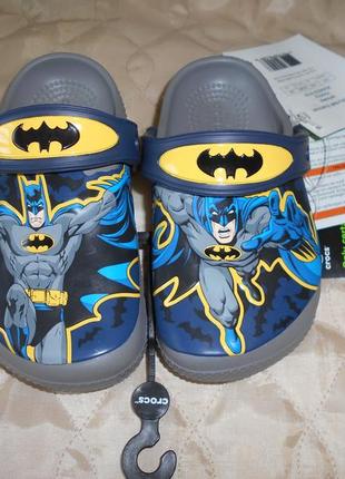 Сrocs crocsfunlab batman smoke clogs1 фото