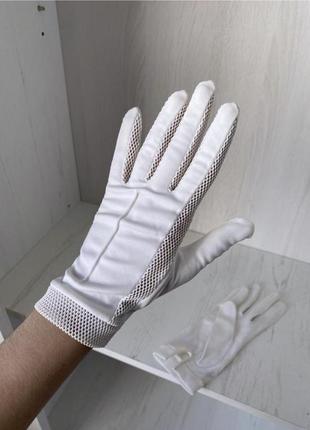 Білі перчаткі 4