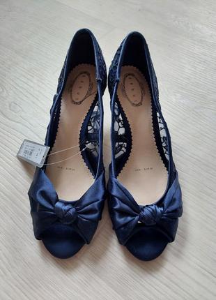 Новые туфли 39 размер