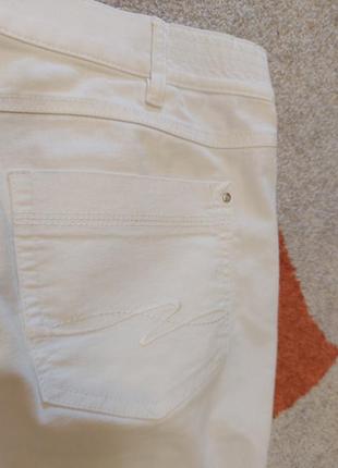 Белые классные джинсы момы р. 50 -529 фото