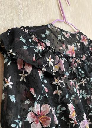 Блуза в рюшиках з квітками жіноча2 фото