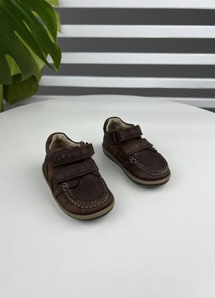 Детские кожаные кроссовки clarks