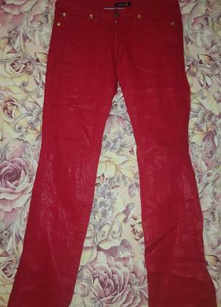 Красные коттоновые брюки с напылением roberto cavalli3 фото