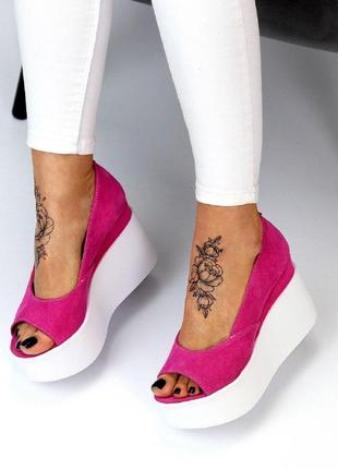 Супер стильные, замшевые открытые женские туфли на платформе "holi" в наличии и под отшив💙💛🏆5 фото