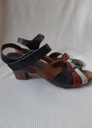 Распродажа! немецкие натуральные босоножки кожа caprice p.37