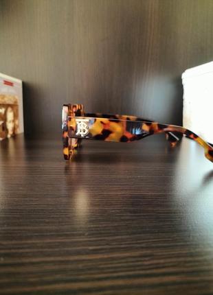Солнцезащитные очки в леопардовой оправе4 фото