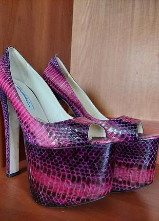 Туфлі, стріпи крокодиляча шкіра brian atwood