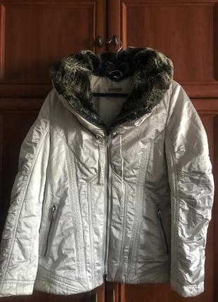 Женская куртка 46-го 48-го размера