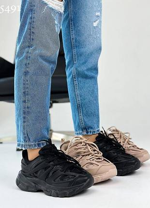 Жіночі кросівки