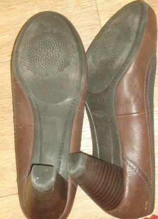 Коричневі класичні туфлі m&s3 фото