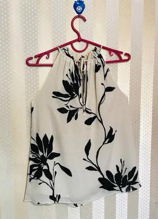 Топ-блузка бежевого цвета с черным цветочным принтом от h&m4 фото