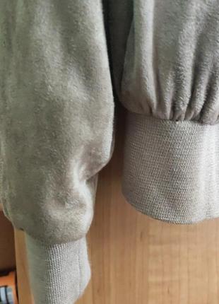 Бежевый бомбер 3