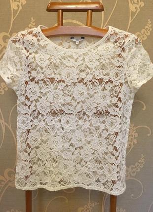 Дуже красива та стильна брендова мереживна футболочка.
