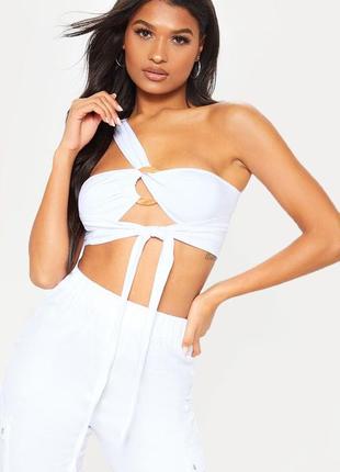Стильный белый топ prettylittlething