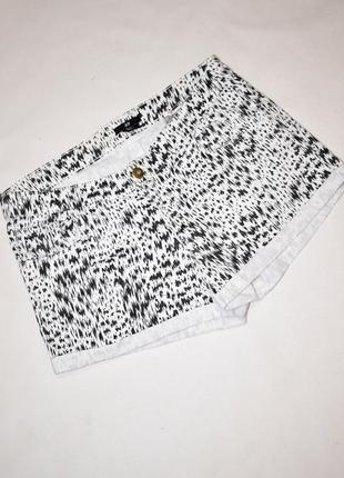 Классные джинсовые коттоновые шорты в леопардовый принт  с подворотами h&m