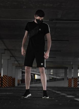 Комплект черный лилия шорты + футболка новинка