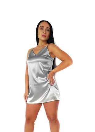 Женская ночная рубашка атласная на регулируемых брительках. серебро, xs