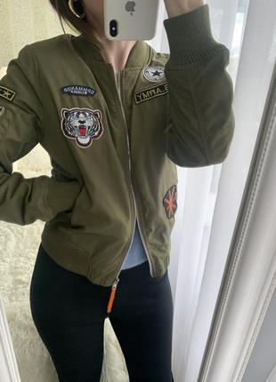 Куртка бомбер тактичний стиль армійський з нашивками3 фото