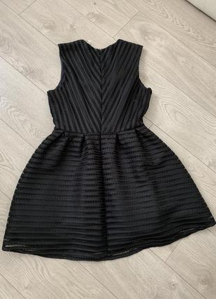 Летнее черное платье с v-образным вырезом (новое)2 фото