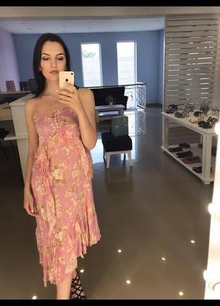 Очень красивое платье zara из шифона в цветочек с рюшами2 фото