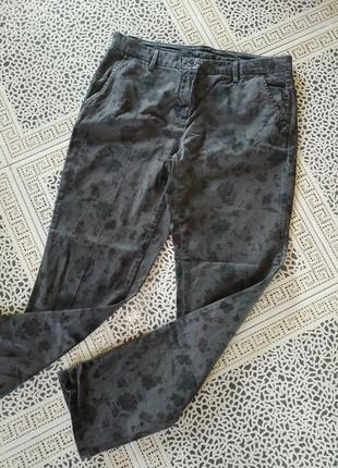 Женские штаны в цветочный принт от benetton размер 36/424 фото