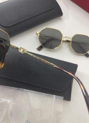 Окуляри в стилі valentino2 фото