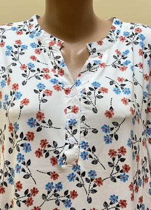 Белоснежная блузочка на короткий рукав с цветочным принтом🌸🌸🌸4 фото