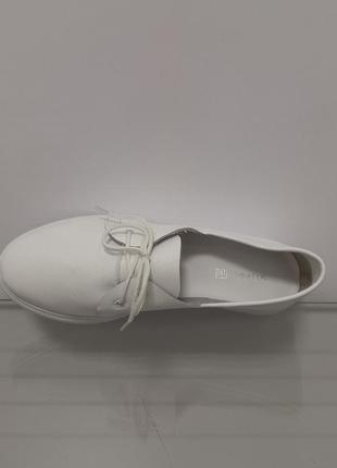 Жіночі шкіряні білі туфлі зі шнурками на низькому ходу9 фото