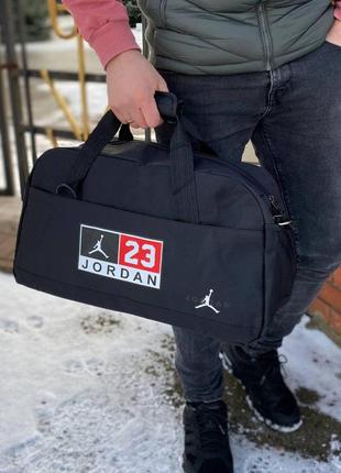 Спортивна жіноча сумка jordan джордан чорного кольору, для тренувань поїздок, містка