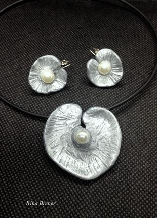 Елегантний комплект підвіска + сережки перлинка