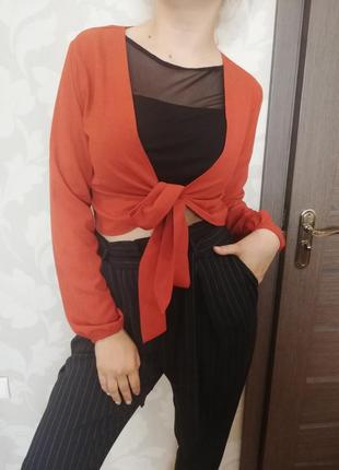 Фірмовий хітовий топ на зав'язках з рукавами missguided