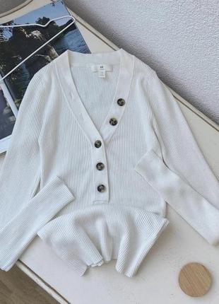 🍦молочный натуральный стильный джемпер по телу в рубчик от h&m🤍