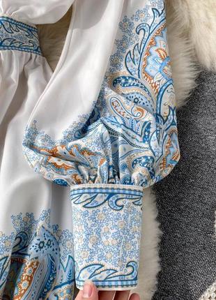 Невероятно красивые платья в самом тонком голубо-белом цвете с орнаментом на пуговицах❤️3 фото