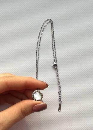 Женская цепочка серебристого цвета стильная из медицинской стали декор римские цифры вставка перламутр9 фото