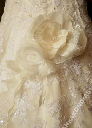 Эксклюзивное свадебное платье и перчатки1 фото