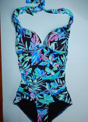 Фірмовий купальник,р-н 8,на xs-s,з утяжкой і корекцією фігури