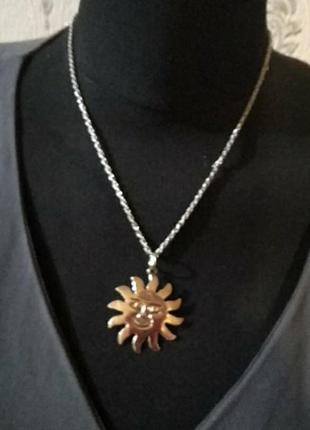 Цепочка в серебряном цвете с кулоном солнце1 фото