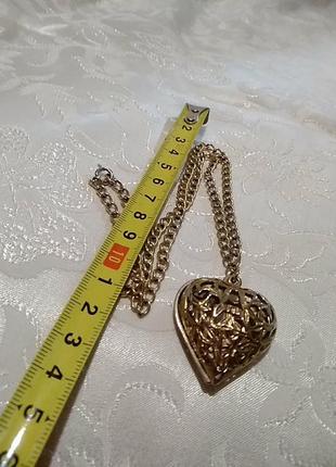 Цепочка в золотом цвете с кулоном сердце. длина цепочки 46 см