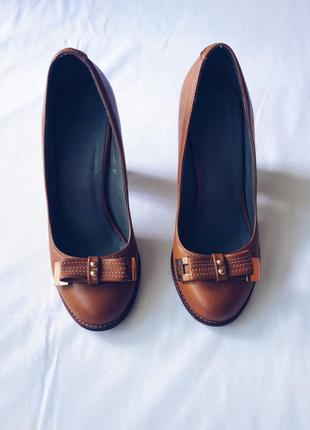 Туфли коричневые с бантиком