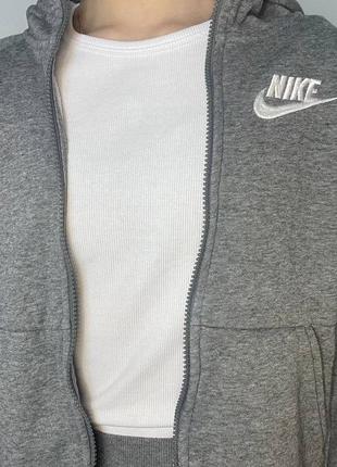 Спортивна кофта nike 137-140 см