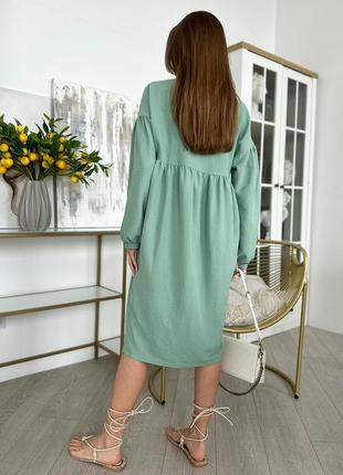 Свободное оливковое платье с v-образной горловиной3 фото