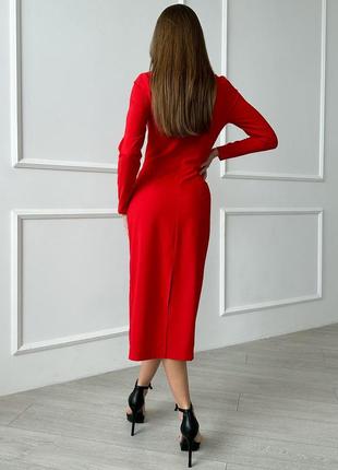 Красное классическое платье с разрезом2 фото