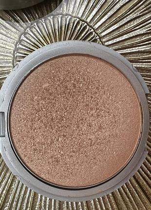 Thebalm bonnie-lou manizer highlighter &amp; shadow хайлайтер2 фото