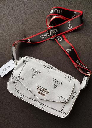 Сумочка guess factory crossbody белая