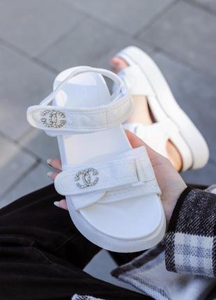 Жіночі шкіряні білі босоніжки сандалі в стилі шанель натуральна шкіра женские кожаные босоножки сандалии белые натуральная кожа2 фото
