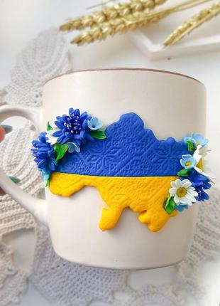 Чашка з патріотичним декором із полімерної глини | handmade 🇺🇦1 фото