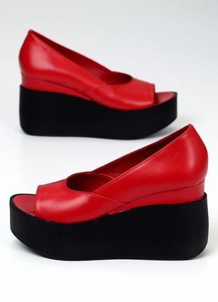 Натуральная кожа яркие открытие женские туфли на танкетке красные1 фото