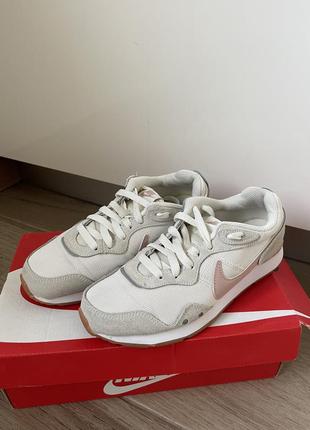 Кросовки nike venture runner white ck2948-1066 фото